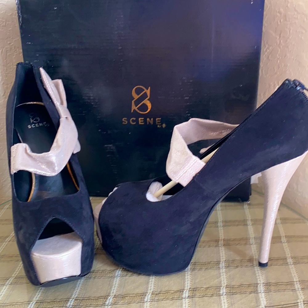 Scene Black peekaboo platform heels